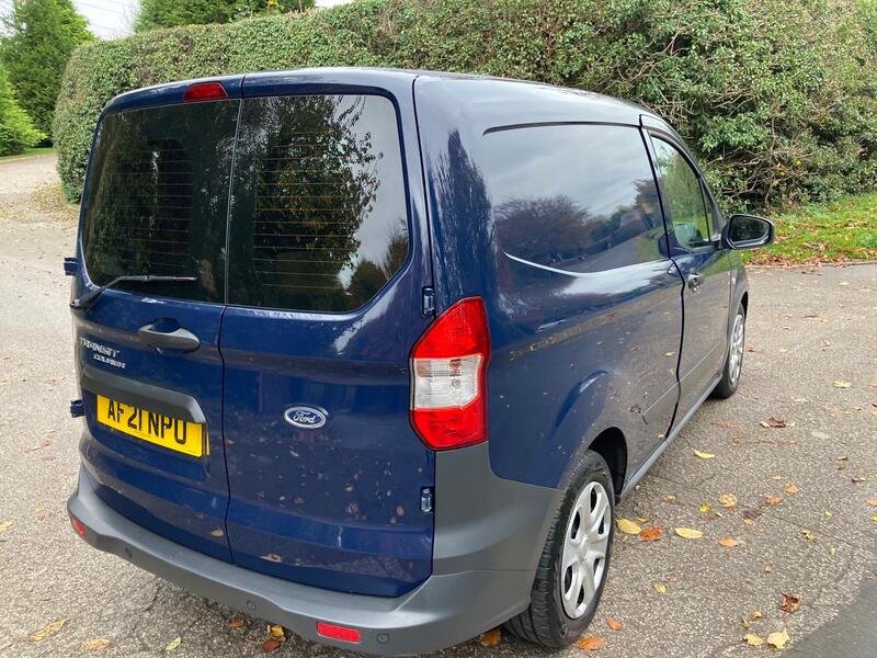 FORD TRANSIT COURIER