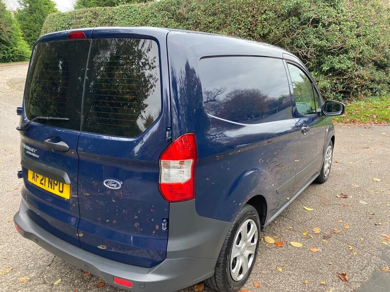 FORD TRANSIT COURIER