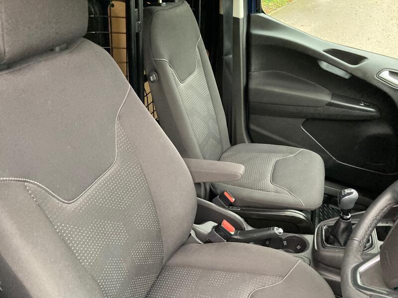 FORD TRANSIT COURIER