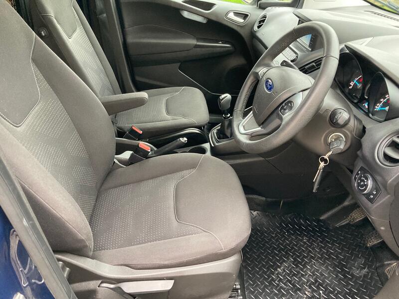FORD TRANSIT COURIER
