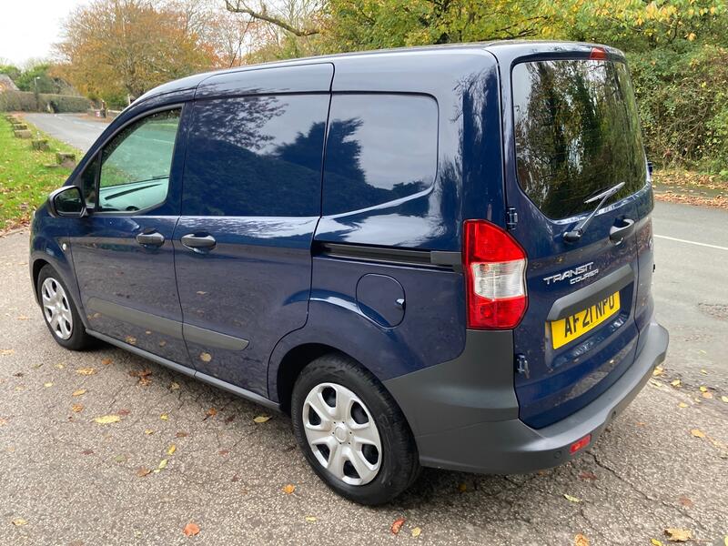 FORD TRANSIT COURIER