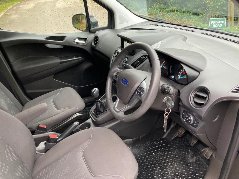 FORD TRANSIT COURIER