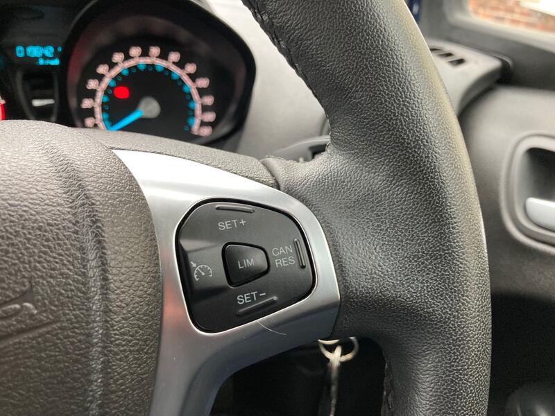 FORD TRANSIT COURIER