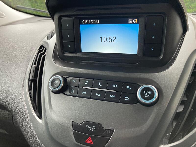 FORD TRANSIT COURIER