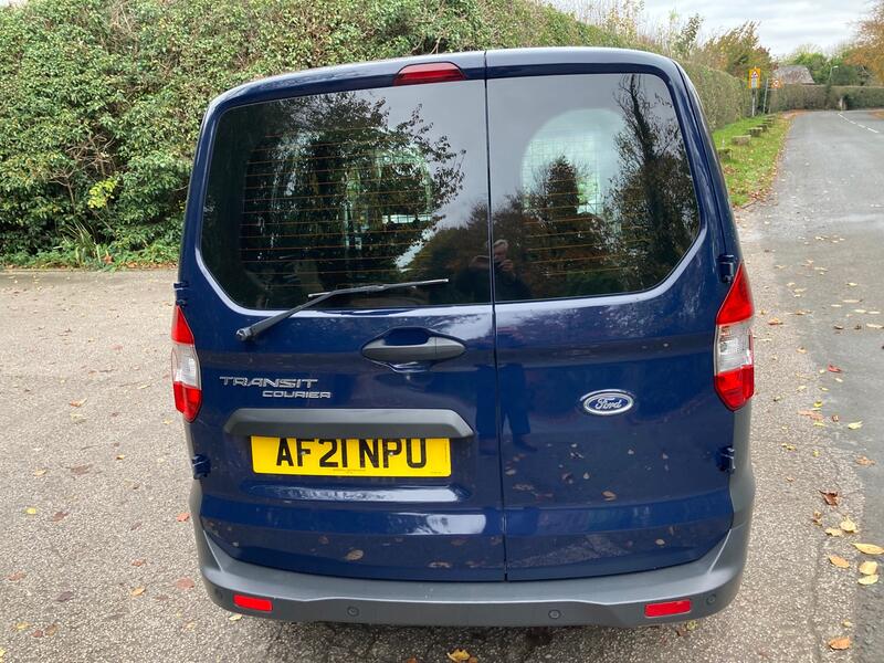 FORD TRANSIT COURIER