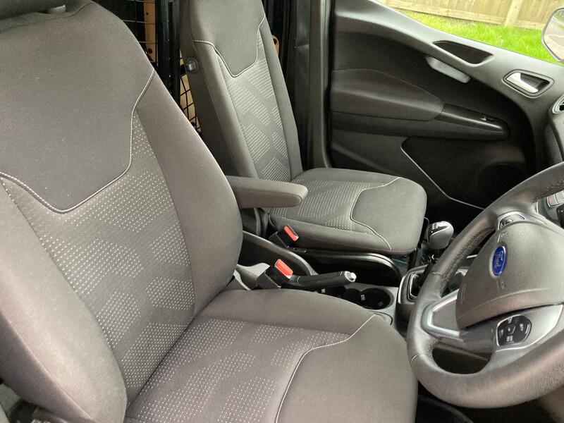 FORD TRANSIT COURIER