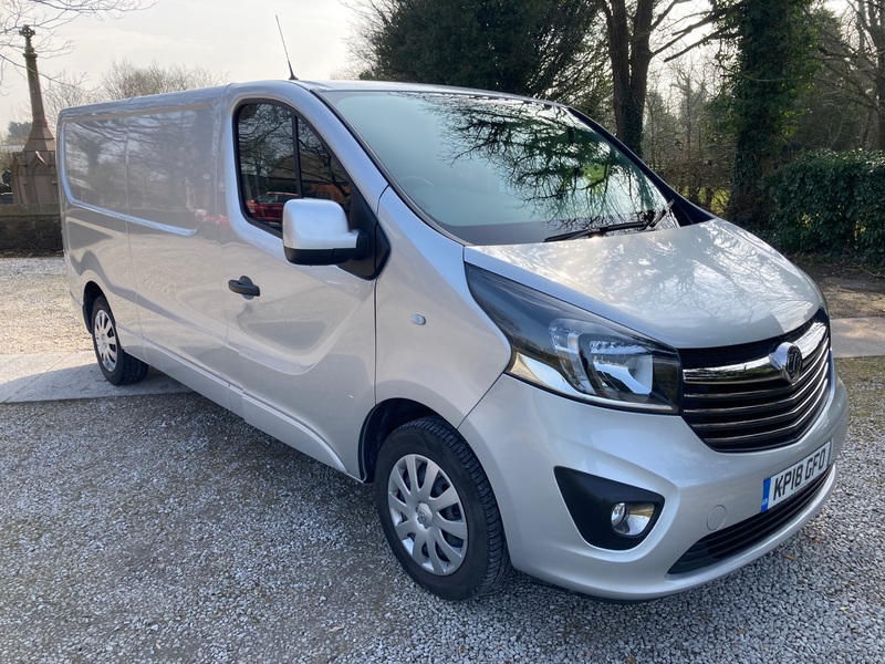 VAUXHALL VIVARO