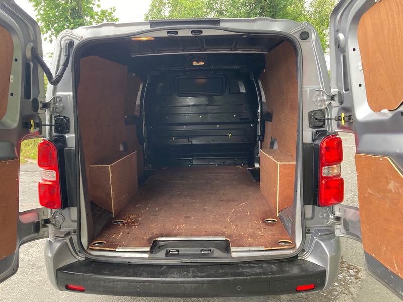 VAUXHALL VIVARO