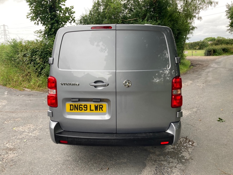 VAUXHALL VIVARO